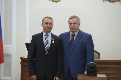 Солиста Юрия Шишкина наградили медалью "За доблестный труд на благо Донского края"
