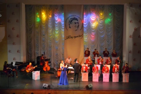 ЗВЕЗДЫ (РОССИЙСКОГО ДЖАЗА) БЛИЗКО